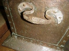 A copper Coal bucket with hammered leaves and hand wrought iron handle - Thumbnail 2