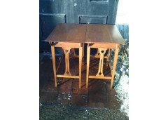 Liberty and Co. A pair of Arts and Crafts oak sidetable - Thumbnail 4