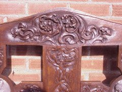 A Celtic Arts and Crafts carved oak settle with carved dragons to the tops - Thumbnail 9