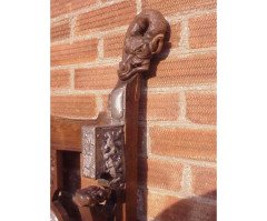 A Celtic Arts and Crafts carved oak settle with carved dragons to the tops - Thumbnail 17