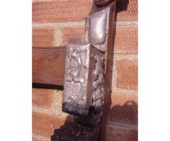 A Celtic Arts and Crafts carved oak settle with carved dragons to the tops - Thumbnail 18
