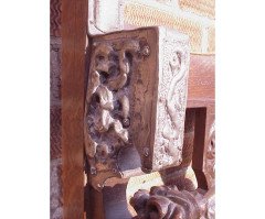 A Celtic Arts and Crafts carved oak settle with carved dragons to the tops - Thumbnail 22