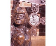 A Celtic Arts and Crafts carved oak settle with carved dragons to the tops - Thumbnail 29