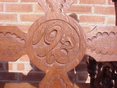 A Celtic Arts and Crafts carved oak settle with carved dragons to the tops - Thumbnail 34