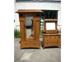 Harris Lebus. An Arts and Crafts oak bedroom pair - Thumbnail 1
