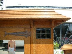Harris Lebus. An Arts and Crafts oak bedroom pair - Thumbnail 4
