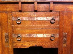 Harris Lebus. a Good Arts and Crafts Oak Sideboard - Thumbnail 10