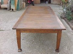 An Impressive 16-seater Arts and Crafts Oak Dining Table. - Thumbnail 2