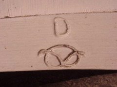 C R Mackintosh (style of). A white painted armchair - Thumbnail 11