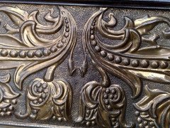 A stunning Arts and Crafts oak-framed copper mirror - Thumbnail 6