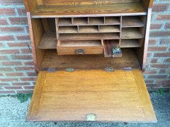 Maple & Co., an Arts and Crafts Oak Bureau Bookcase - Thumbnail 4