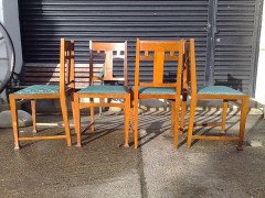 A set of four Arts and Crafts oak dining chairs - Thumbnail 3