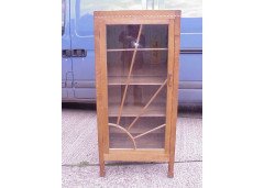 Martin Lizardman Dutton. A Martin 'Lizardman' Dutton oak display cabinet. - Thumbnail 1
