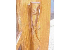 Martin Lizardman Dutton. A Martin 'Lizardman' Dutton oak display cabinet. - Thumbnail 5