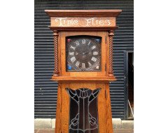 E A Taylor. A rare Arts and Crafts Glasgow school oak grandfather clock with inlaid pewter motto to the top 'TIME FLIES'. - Thumbnail 5