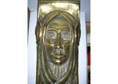 A rare pair of Seccessionist brass brackets depicting Glasgow Style Maidens - Thumbnail 2