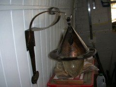 Birmingham Guild of Handicraft. A set of four Arts and Crafts copper wall lights - Thumbnail 4