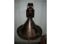 Birmingham Guild of Handicraft. A set of four Arts and Crafts copper wall lights - Thumbnail 7