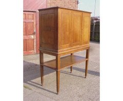 An Arts and Crafts oak cabinet with large internal cupboard - Thumbnail 2