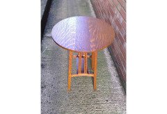 Waring & Gillow. A good quality Arts and Crafts oak side table - Thumbnail 2