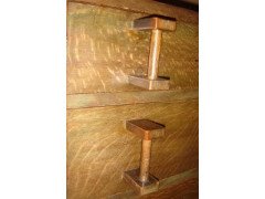 Liberty and Co. An Atheleston (1/4 sawn) oak chest of drawers - Thumbnail 4