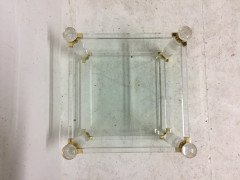 A square Lucite and brass two tier side table probably French - Thumbnail 4
