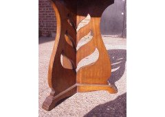 M H Baillie Scott (manner). A sidetable - Thumbnail 3
