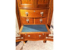 Shapland and Petter. A good Arts and Crafts oak bedroom pair with abalone - Thumbnail 17