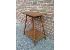 A Stylish Arts and Crafts Oak Oblong Side Table - Thumbnail 3