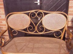 Thonet. A bentwood settee - Thumbnail 6