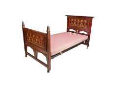 Shapland and Petter. A stunning 4' wide bed - Thumbnail 1