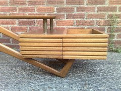 A Modernist coffee table with angular legs - Thumbnail 10