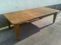 Thonet. A ten seater Arts and Crafts wind-out oak dining table with beautiful figured grain. - Thumbnail 2
