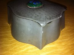 Liberty and Co. An Arts and Crafts pewter box - Thumbnail 4