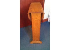 A good quality little Arts and Crafts oak drop leaf tea or sidetable - Thumbnail 1