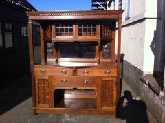 A Good Arts & Crafts Oak Sideboard in the Glasgow-Style - Thumbnail 2