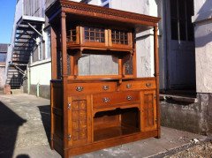 A Good Arts and Crafts Oak Sideboard in the Glasgow Style - Thumbnail 2