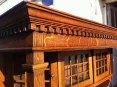 A Good Arts and Crafts Oak Sideboard in the Glasgow Style - Thumbnail 4