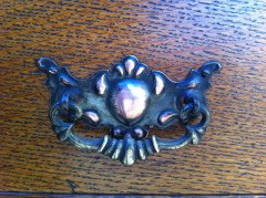 A Good Arts & Crafts Oak Sideboard in the Glasgow-Style - Thumbnail 9