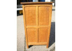 A wondefull quality oak chest of drawers with Adze detailing throughout - Thumbnail 4