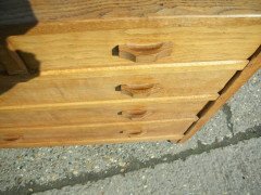 A wondefull quality oak chest of drawers with Adze detailing throughout - Thumbnail 6