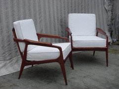 A pair of Modernist armchair - Thumbnail 1