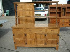 A wonderfull quality oak dresser - Thumbnail 1