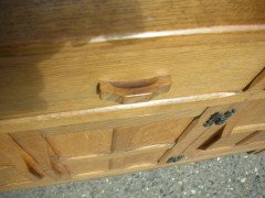 A wonderfull quality oak dresser - Thumbnail 4