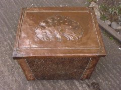 An Arts and Crafts copper coal/log box - Thumbnail 3