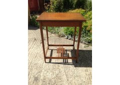 An Arts and Crafts Glasgow Style Oak Side Table - Thumbnail 2