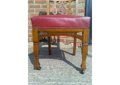 Shapland and Petter. An Arts and Crafts oak 14 seater extending dining table with three leaves and eight matching chairs - Thumbnail 19