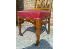 Shapland and Petter. An Arts and Crafts oak 14 seater extending dining table with three leaves and eight matching chairs - Thumbnail 20