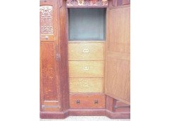 Shapland and Petter. An Arts and Crafts oak treble wardrobe in the Glasgow Style - Thumbnail 3