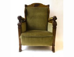 A very stylish and intricately detailed Continental walnut armchair - Thumbnail 1